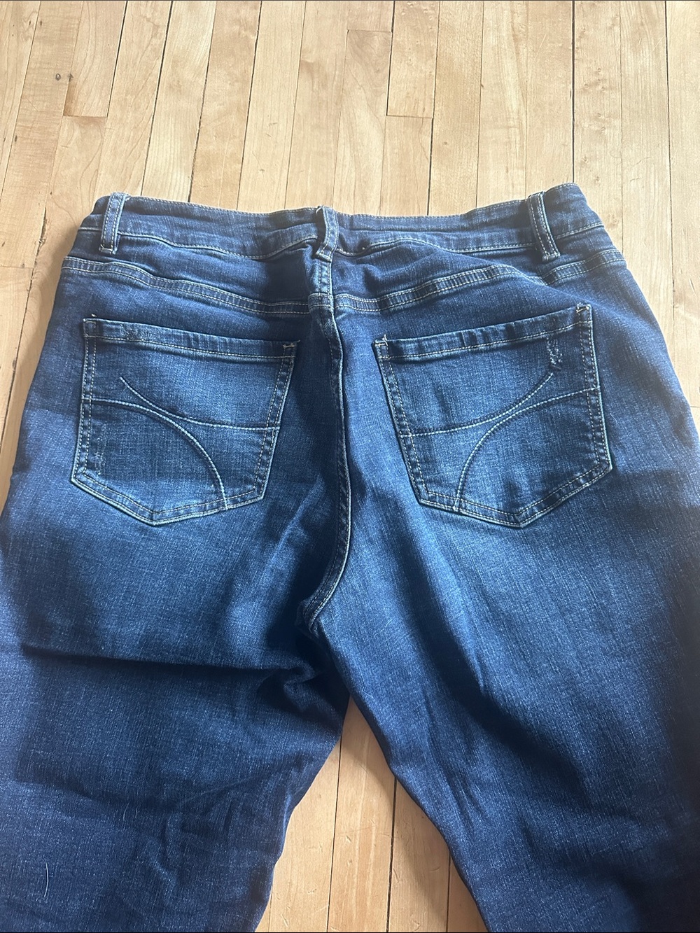 Jag Jeans Dark Blue Cropped Distressed Ankle Jeans - Picture 5 of 6